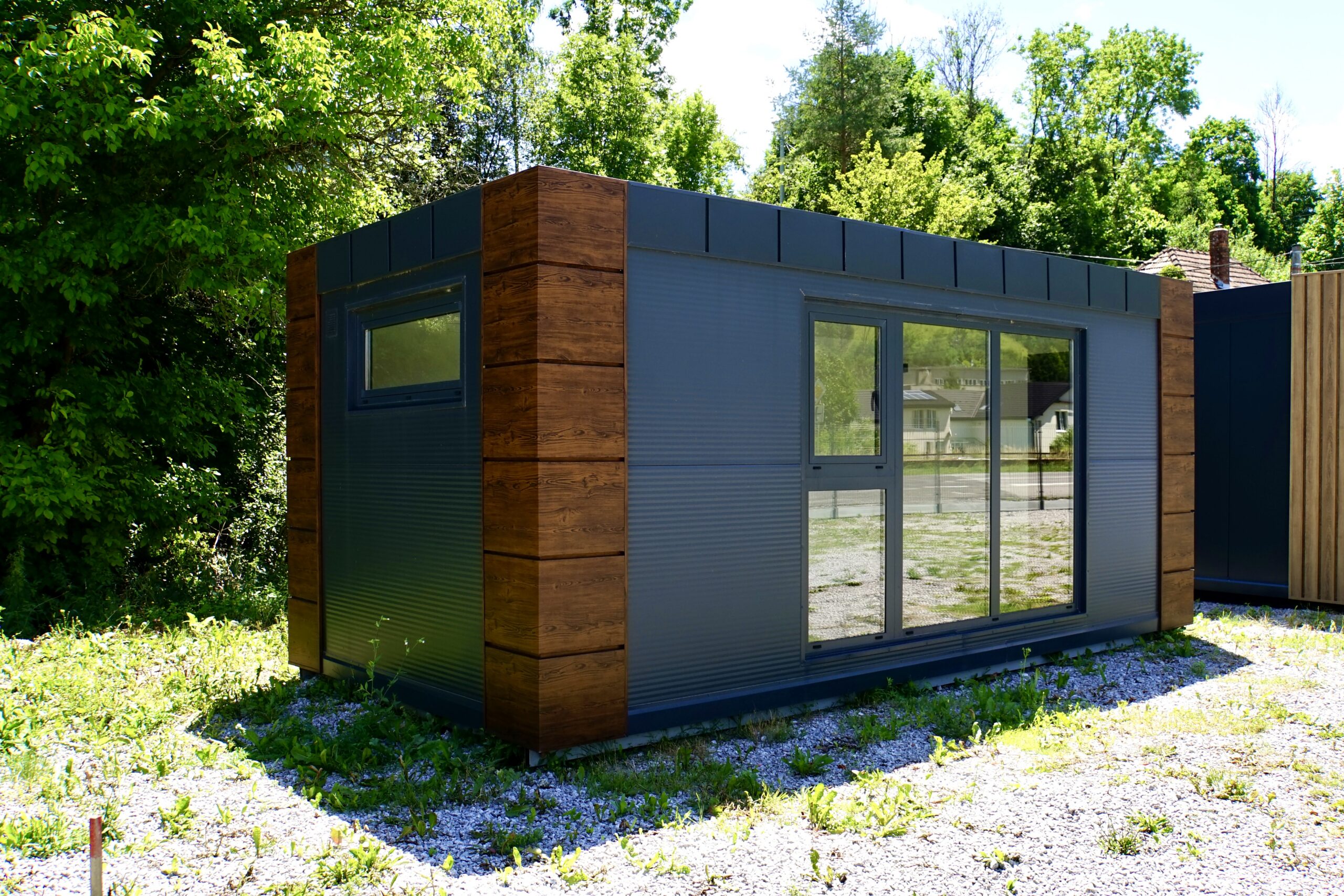 Moderný dizajnový mobilný kontajner 6 × 3 m PALISANDER